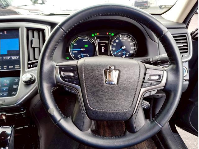 クラウンハイブリッド ロイヤルサルーンG Four【4WD】【夏冬タイヤ付】 【全方位カメラ】【純正フルセグナビ】純正エンスタ Bluetooth CD/DVD再生 ミラーヒーター 追従クルコン ブラインドスポットモニター コーナーセンサー ビルトインETC LEDヘッドライト(13枚目)