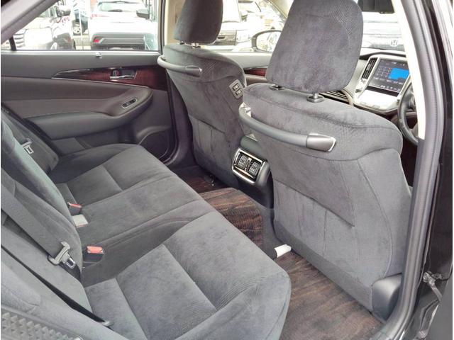 クラウンハイブリッド ロイヤルサルーンG Four【4WD】【夏冬タイヤ付】 【全方位カメラ】【純正フルセグナビ】純正エンスタ Bluetooth CD/DVD再生 ミラーヒーター 追従クルコン ブラインドスポットモニター コーナーセンサー ビルトインETC LEDヘッドライト(30枚目)