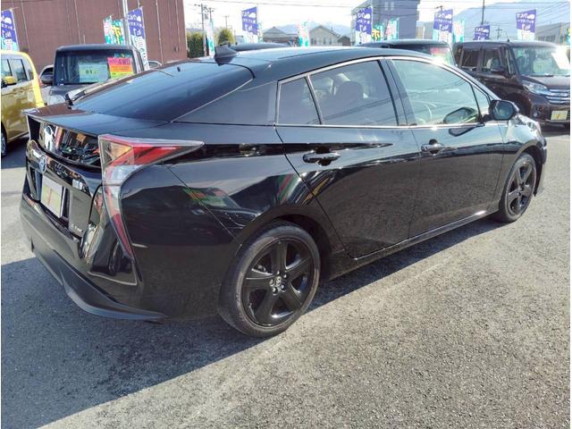 プリウス Sツーリングセレクション【4WD】【走行19.605キロ】 【黒皮シート】【純正9インチSDナビ】【BT接続/バックカメラ/CD/DVD再生/フルセグ/】【電動シート】【シートヒーター】【オートLEDライト】【純正アルミ】【プッシュスタート&スマートキー】(3枚目)