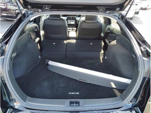 プリウス Sツーリングセレクション【4WD】【走行19.605キロ】 【黒皮シート】【純正9インチSDナビ】【BT接続/バックカメラ/CD/DVD再生/フルセグ/】【電動シート】【シートヒーター】【オートLEDライト】【純正アルミ】【プッシュスタート&スマートキー】(23枚目)