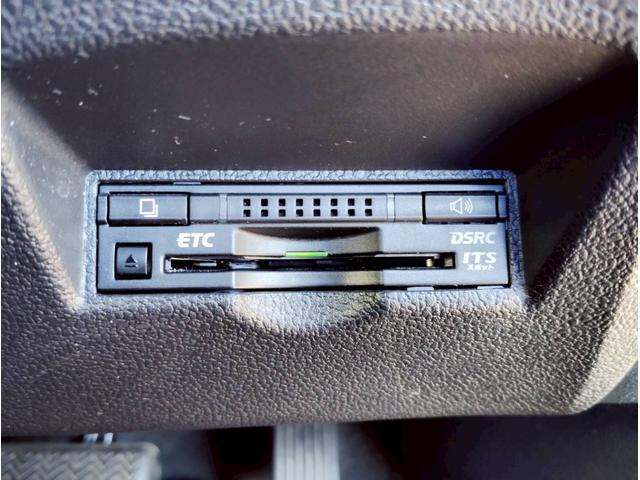 プリウス Sツーリングセレクション【4WD】【走行19.605キロ】 【黒皮シート】【純正9インチSDナビ】【BT接続/バックカメラ/CD/DVD再生/フルセグ/】【電動シート】【シートヒーター】【オートLEDライト】【純正アルミ】【プッシュスタート&スマートキー】(29枚目)