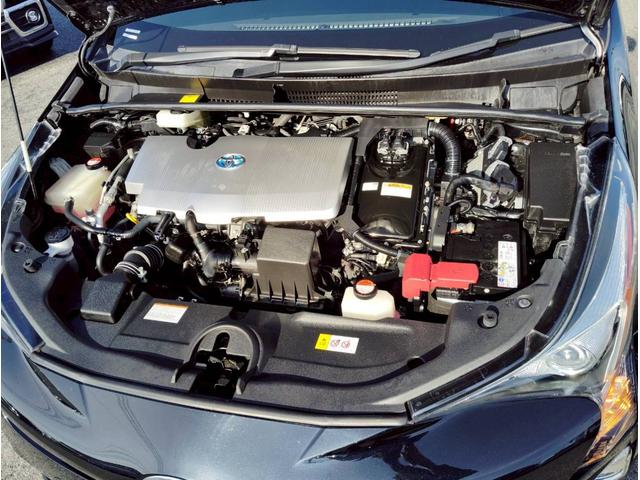 プリウス Sツーリングセレクション【4WD】【走行19.605キロ】 【黒皮シート】【純正9インチSDナビ】【BT接続/バックカメラ/CD/DVD再生/フルセグ/】【電動シート】【シートヒーター】【オートLEDライト】【純正アルミ】【プッシュスタート&スマートキー】(31枚目)