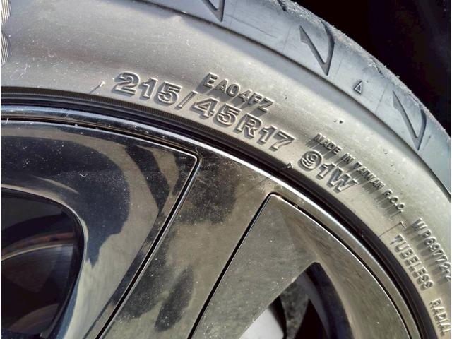 プリウス Sツーリングセレクション【4WD】【走行19.605キロ】 【黒皮シート】【純正9インチSDナビ】【BT接続/バックカメラ/CD/DVD再生/フルセグ/】【電動シート】【シートヒーター】【オートLEDライト】【純正アルミ】【プッシュスタート&スマートキー】(34枚目)