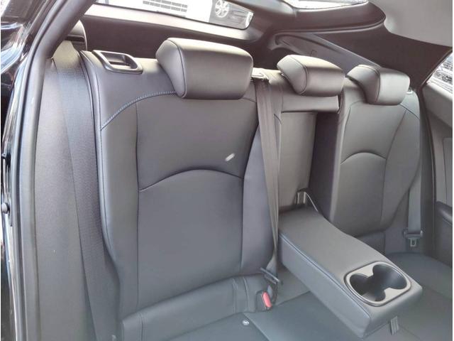 プリウス Sツーリングセレクション【4WD】【走行19.605キロ】 【黒皮シート】【純正9インチSDナビ】【BT接続/バックカメラ/CD/DVD再生/フルセグ/】【電動シート】【シートヒーター】【オートLEDライト】【純正アルミ】【プッシュスタート&スマートキー】(39枚目)