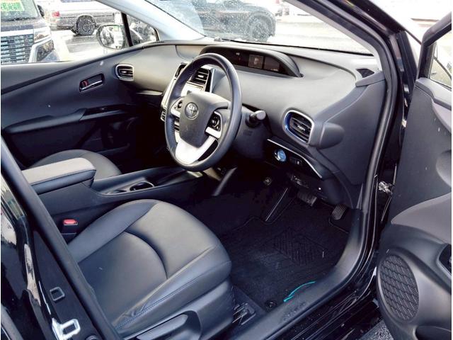 プリウス Sツーリングセレクション【4WD】【走行19.605キロ】 【黒皮シート】【純正9インチSDナビ】【BT接続/バックカメラ/CD/DVD再生/フルセグ/】【電動シート】【シートヒーター】【オートLEDライト】【純正アルミ】【プッシュスタート&スマートキー】(42枚目)