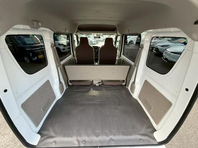 ＮＶ１００クリッパーバン ＤＸ　４ＷＤ　禁煙車　オーバーヘッドシェルフ　ＣＤオーディオ　ラジオ　ＡＵＸ接続　ＵＳＢ充電ポート　ＥＴＣ　オートライト　１２インチアルミホイール　横滑り防止　エアコン　パワーウィンドウ　ダブルエアバック（37枚目）