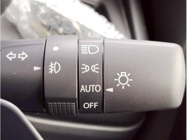 スペーシアカスタム ハイブリッドＸＳターボ【４ＷＤ】【届出済未使用車】　【全方位カメラ】スズキコネクト９型ナビ　衝突軽減＆車線逸脱警告　両側電動スライドドア　ハーフレザーシート＆シートヒーター　ＬＥＤライト　追従クルコン　地デジ　ＢＴオーディオ　保証書（14枚目）