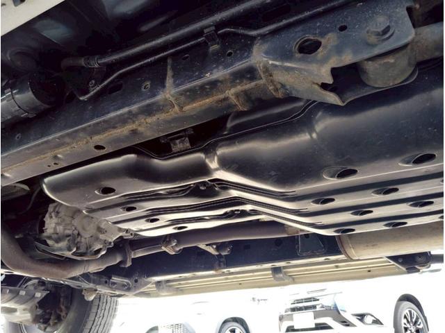 ＦＪクルーザー カラーパッケージ　４ＷＤ　寒冷地仕様　カロッテェリアナビ　フルセグ　バックカメラ＆Ｂｌｕｅｔｏｏｔｈ＆ＣＤ／ＤＶＤ再生　ＥＴＣ　クルーズコントロール　コーナーセンサー　ルーフレール　バックフォグ　禁煙車　取説＆保証書（5枚目）