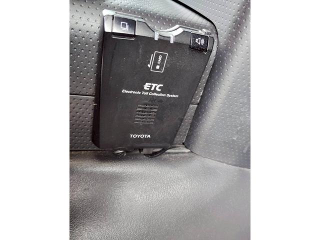 ＦＪクルーザー カラーパッケージ　４ＷＤ　寒冷地仕様　カロッテェリアナビ　フルセグ　バックカメラ＆Ｂｌｕｅｔｏｏｔｈ＆ＣＤ／ＤＶＤ再生　ＥＴＣ　クルーズコントロール　コーナーセンサー　ルーフレール　バックフォグ　禁煙車　取説＆保証書（18枚目）