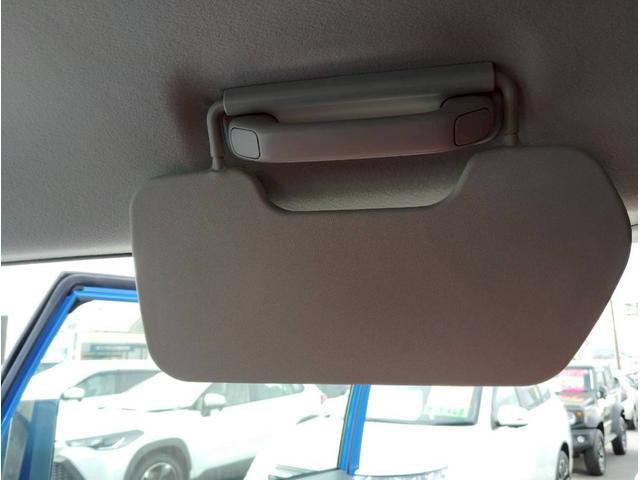 ＦＪクルーザー カラーパッケージ　４ＷＤ　寒冷地仕様　カロッテェリアナビ　フルセグ　バックカメラ＆Ｂｌｕｅｔｏｏｔｈ＆ＣＤ／ＤＶＤ再生　ＥＴＣ　クルーズコントロール　コーナーセンサー　ルーフレール　バックフォグ　禁煙車　取説＆保証書（19枚目）