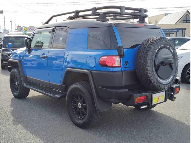 ＦＪクルーザー カラーパッケージ　４ＷＤ　寒冷地仕様　カロッテェリアナビ　フルセグ　バックカメラ＆Ｂｌｕｅｔｏｏｔｈ＆ＣＤ／ＤＶＤ再生　ＥＴＣ　クルーズコントロール　コーナーセンサー　ルーフレール　バックフォグ　禁煙車　取説＆保証書（27枚目）