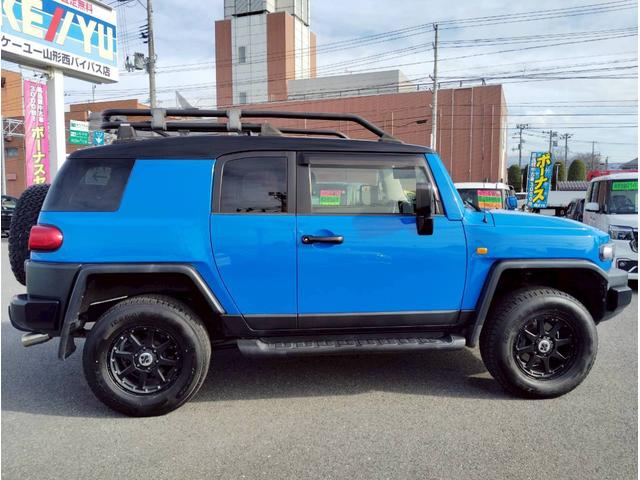 ＦＪクルーザー カラーパッケージ　４ＷＤ　寒冷地仕様　カロッテェリアナビ　フルセグ　バックカメラ＆Ｂｌｕｅｔｏｏｔｈ＆ＣＤ／ＤＶＤ再生　ＥＴＣ　クルーズコントロール　コーナーセンサー　ルーフレール　バックフォグ　禁煙車　取説＆保証書（28枚目）