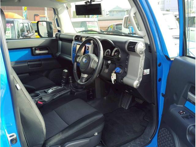 ＦＪクルーザー カラーパッケージ　４ＷＤ　寒冷地仕様　カロッテェリアナビ　フルセグ　バックカメラ＆Ｂｌｕｅｔｏｏｔｈ＆ＣＤ／ＤＶＤ再生　ＥＴＣ　クルーズコントロール　コーナーセンサー　ルーフレール　バックフォグ　禁煙車　取説＆保証書（31枚目）