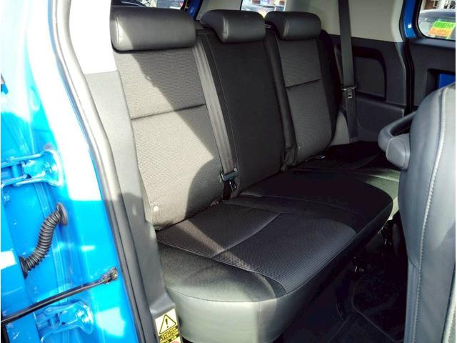 ＦＪクルーザー カラーパッケージ　４ＷＤ　寒冷地仕様　カロッテェリアナビ　フルセグ　バックカメラ＆Ｂｌｕｅｔｏｏｔｈ＆ＣＤ／ＤＶＤ再生　ＥＴＣ　クルーズコントロール　コーナーセンサー　ルーフレール　バックフォグ　禁煙車　取説＆保証書（34枚目）