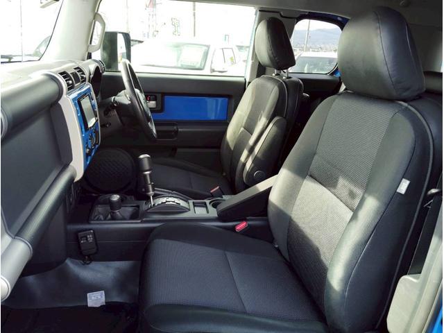 ＦＪクルーザー カラーパッケージ　４ＷＤ　寒冷地仕様　カロッテェリアナビ　フルセグ　バックカメラ＆Ｂｌｕｅｔｏｏｔｈ＆ＣＤ／ＤＶＤ再生　ＥＴＣ　クルーズコントロール　コーナーセンサー　ルーフレール　バックフォグ　禁煙車　取説＆保証書（36枚目）