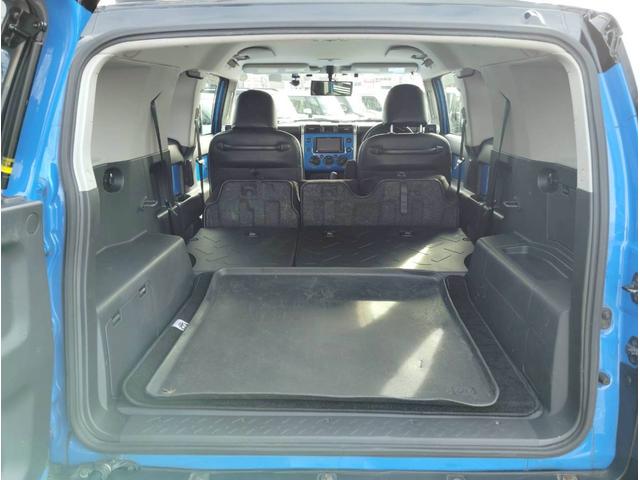 ＦＪクルーザー カラーパッケージ　４ＷＤ　寒冷地仕様　カロッテェリアナビ　フルセグ　バックカメラ＆Ｂｌｕｅｔｏｏｔｈ＆ＣＤ／ＤＶＤ再生　ＥＴＣ　クルーズコントロール　コーナーセンサー　ルーフレール　バックフォグ　禁煙車　取説＆保証書（42枚目）