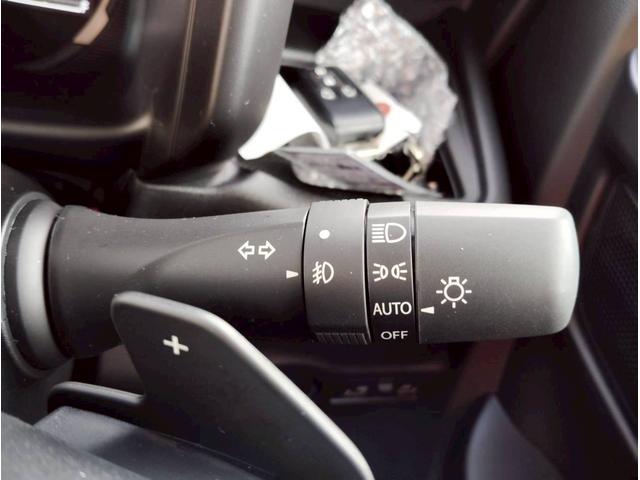 スペーシアギア ハイブリッドＸＺ　ターボ　４ＷＤ　届出済未使用車／全方位モニター付９型ナビ／スズキセーフティサポート／衝突軽減システム／車線逸脱警告／追従クルコン／両側電動スライド／ＬＥＤヘッドライト／パドルシフト／フルセグＴＶ／ＢＴ／シートヒーター（15枚目）