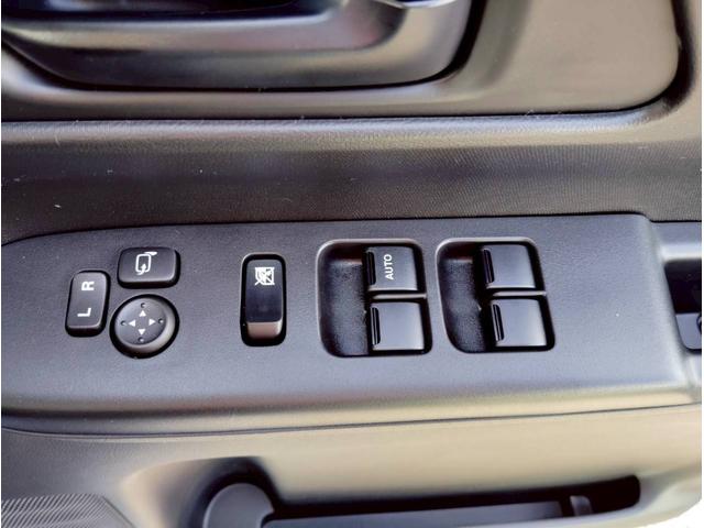 スペーシアギア ハイブリッドＸＺ　ターボ　４ＷＤ　届出済未使用車／全方位モニター付９型ナビ／スズキセーフティサポート／衝突軽減システム／車線逸脱警告／追従クルコン／両側電動スライド／ＬＥＤヘッドライト／パドルシフト／フルセグＴＶ／ＢＴ／シートヒーター（23枚目）