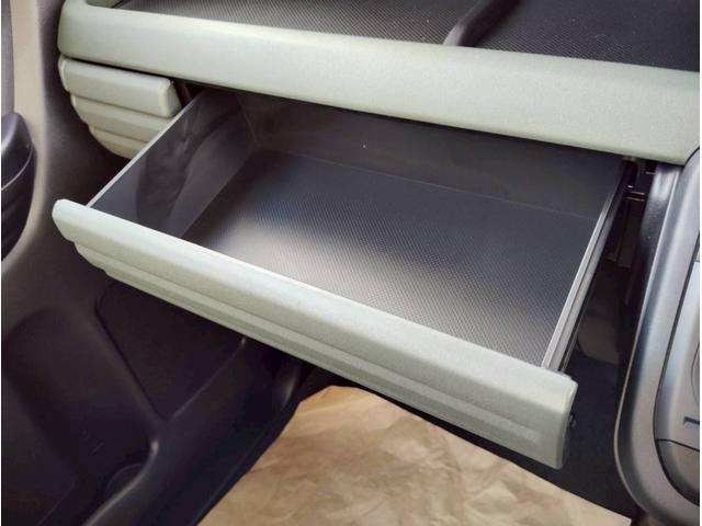 スペーシアギア ハイブリッドＸＺ　ターボ　４ＷＤ　届出済未使用車／全方位モニター付９型ナビ／スズキセーフティサポート／衝突軽減システム／車線逸脱警告／追従クルコン／両側電動スライド／ＬＥＤヘッドライト／パドルシフト／フルセグＴＶ／ＢＴ／シートヒーター（24枚目）