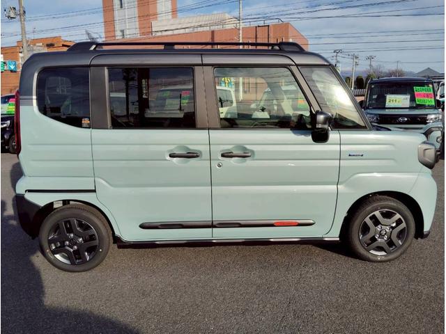 スペーシアギア ハイブリッドＸＺ　ターボ　４ＷＤ　届出済未使用車／全方位モニター付９型ナビ／スズキセーフティサポート／衝突軽減システム／車線逸脱警告／追従クルコン／両側電動スライド／ＬＥＤヘッドライト／パドルシフト／フルセグＴＶ／ＢＴ／シートヒーター（30枚目）