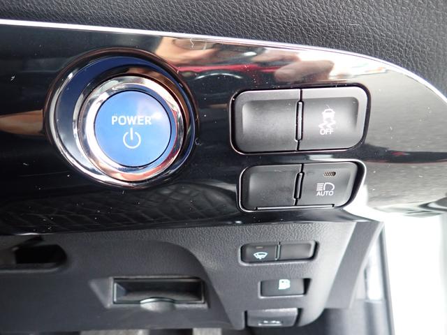 プリウス Ｓ　４ＷＤ　ナビ　Ｂｌｕｅｔｏｏｔｈ　Ｂカメラ　オートライト　ＥＴＣ　フォグライト　ステアリングリモコン　クルコン　トヨタセーフティセンス（17枚目）