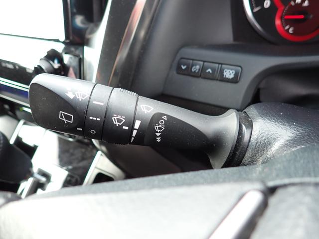アルファード ２．５Ｓ　タイプゴールド　４ＷＤ　ナビ　フルセグ　ＤＶＤ　ＢＴ　Ｂカメラ　ＥＴＣ　ミラキャスト　両側パワースライド　デジタルインナーミラー　フリップダウンモニター　クルコン　アイドリングストップ　ブレーキホールド　オットマン（13枚目）