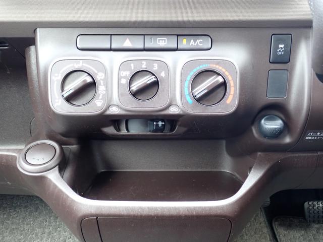 パッソ Ｘ　４ＷＤ　オーディオ　ＣＤ　ＦＭ　ＡＭ　レベライザー　キーレス　電動格納ミラー（18枚目）