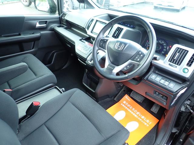 ステップワゴンスパーダ Ｚ　４ＷＤ　ナビ　フルセグ　ＣＤ　ＤＶＤ　ＢＴ　Ｂカメラ　ＥＴＣ　ドラレコ３６０℃　アイドリングストップ　両側パワースライド　フリップダウンモニター　寒冷地仕様（8枚目）