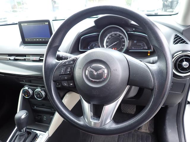 デミオ １３Ｓ　アーバンスタイリッシュモード　４ＷＤ　純正ナビ　フルセグ　ＣＤ／ＤＶＤ　ＢＴ　ＵＳＢ　ＥＴＣ　アイドリングストップ　　シートヒーター　横滑り防止　オートワイパー　オートライト（9枚目）