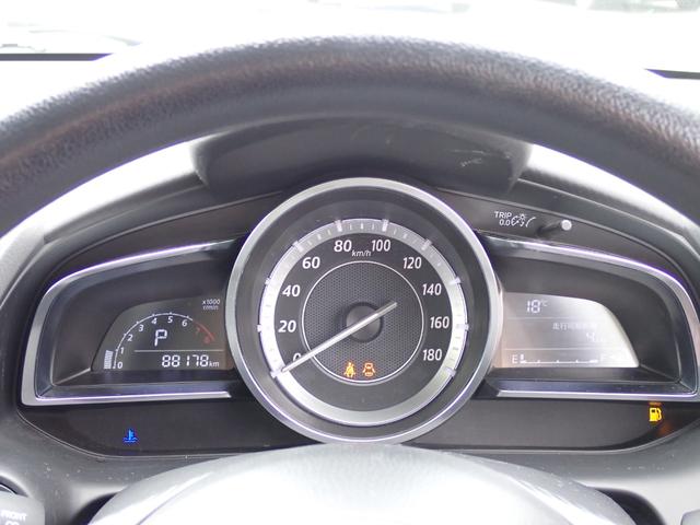 デミオ １３Ｓ　アーバンスタイリッシュモード　４ＷＤ　純正ナビ　フルセグ　ＣＤ／ＤＶＤ　ＢＴ　ＵＳＢ　ＥＴＣ　アイドリングストップ　　シートヒーター　横滑り防止　オートワイパー　オートライト（11枚目）