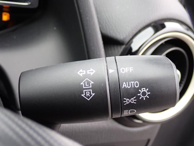 デミオ １３Ｓ　アーバンスタイリッシュモード　４ＷＤ　純正ナビ　フルセグ　ＣＤ／ＤＶＤ　ＢＴ　ＵＳＢ　ＥＴＣ　アイドリングストップ　　シートヒーター　横滑り防止　オートワイパー　オートライト（14枚目）
