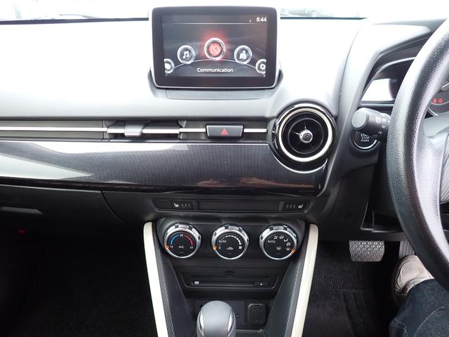 デミオ １３Ｓ　アーバンスタイリッシュモード　４ＷＤ　純正ナビ　フルセグ　ＣＤ／ＤＶＤ　ＢＴ　ＵＳＢ　ＥＴＣ　アイドリングストップ　　シートヒーター　横滑り防止　オートワイパー　オートライト（18枚目）
