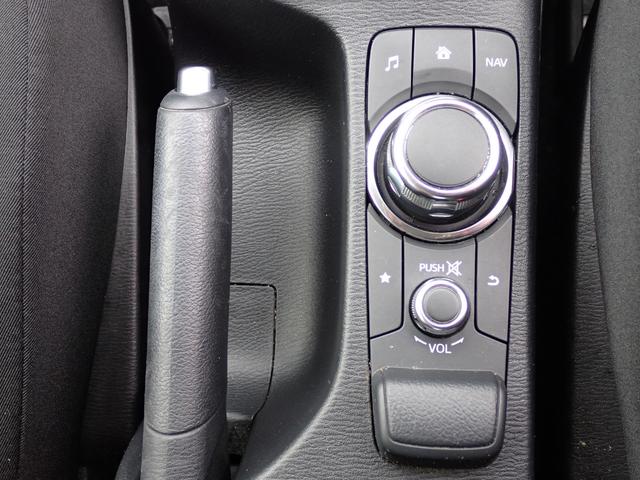デミオ １３Ｓ　アーバンスタイリッシュモード　４ＷＤ　純正ナビ　フルセグ　ＣＤ／ＤＶＤ　ＢＴ　ＵＳＢ　ＥＴＣ　アイドリングストップ　　シートヒーター　横滑り防止　オートワイパー　オートライト（23枚目）