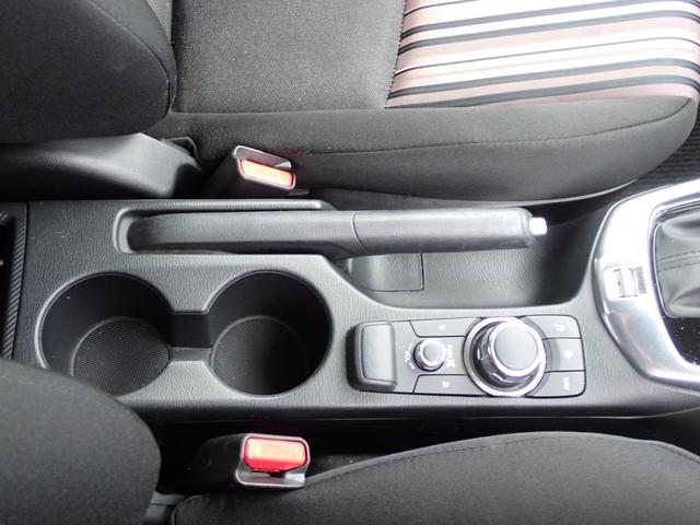 デミオ １３Ｓ　アーバンスタイリッシュモード　４ＷＤ　純正ナビ　フルセグ　ＣＤ／ＤＶＤ　ＢＴ　ＵＳＢ　ＥＴＣ　アイドリングストップ　　シートヒーター　横滑り防止　オートワイパー　オートライト（24枚目）