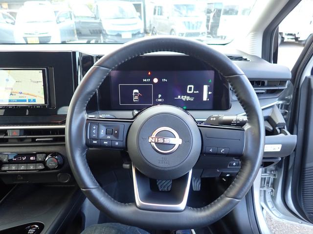 ノート ｅ－パワー　Ｘ　ＦＯＵＲ　４ＷＤ　ナビ　バックカメラ　Ｂｌｕｅｔｏｏｔｈ　ラジオ　前ドライブレコーダー　ＥＴＣ　ハンドルヒーター　オートライト　ステアリングリモコン　電動格納ミラー　キーレス　プッシュスタート（10枚目）