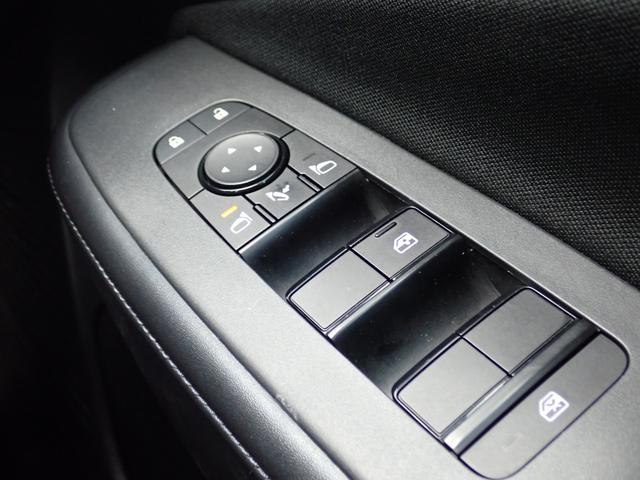 ノート ｅ－パワー　Ｘ　ＦＯＵＲ　４ＷＤ　ナビ　バックカメラ　Ｂｌｕｅｔｏｏｔｈ　ラジオ　前ドライブレコーダー　ＥＴＣ　ハンドルヒーター　オートライト　ステアリングリモコン　電動格納ミラー　キーレス　プッシュスタート（17枚目）