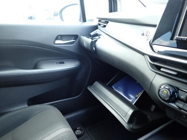 ノート ｅ－パワー　Ｘ　ＦＯＵＲ　４ＷＤ　ナビ　バックカメラ　Ｂｌｕｅｔｏｏｔｈ　ラジオ　前ドライブレコーダー　ＥＴＣ　ハンドルヒーター　オートライト　ステアリングリモコン　電動格納ミラー　キーレス　プッシュスタート（26枚目）