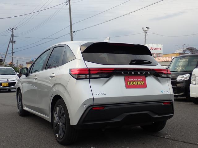 ノート ｅ－パワー　Ｘ　ＦＯＵＲ　４ＷＤ　ナビ　バックカメラ　Ｂｌｕｅｔｏｏｔｈ　ラジオ　前ドライブレコーダー　ＥＴＣ　ハンドルヒーター　オートライト　ステアリングリモコン　電動格納ミラー　キーレス　プッシュスタート（35枚目）