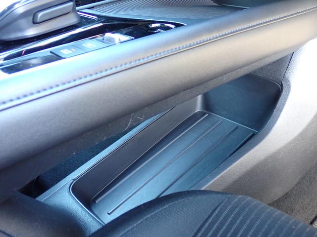 ノート Ｘ　ＦＯＵＲ　４ＷＤ　ナビ　バックカメラ　Ｂｌｕｅｔｏｏｔｈ　ラジオ　前ドライブレコーダー　ＥＴＣ　ハンドルヒーター　オートライト　ステアリングリモコン　電動格納ミラー　キーレス　プッシュスタート　シートヒーター（28枚目）