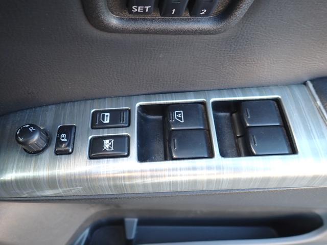 エルグランド ライダー　ブラックライン　黒本革パワーシート　ナビ　フルセグ　ＣＤ　ＤＶＤ　全方位カメラ　クルコン　前ドラレコ　両側電動　パワーバックドア　フリップダウンモニター　オットマン　パワーシート（16枚目）