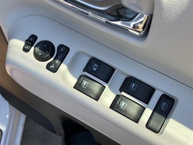 ムーヴキャンバス ストライプスＧ　届け出済み未使用車　バックカメラ　両側電動スライドドア　クリアランスソナー　衝突被害軽減システム　オートライト　ＬＥＤヘッドランプ　スマートキー　アイドリングストップ　電動格納ミラー　シートヒーター（13枚目）