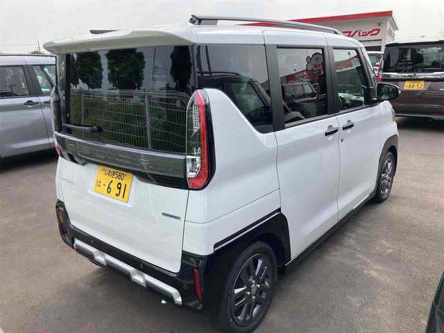 デリカミニ Ｇ　プレミアム　届け出済み未使用車　全周囲カメラ　両側電動スライドドア　クリアランスソナー　オートクルーズコントロール　オートライト　スマートキー　アイドリングストップ　電動格納ミラー　シートヒーター　ＣＶＴ　ＡＢＳ（17枚目）
