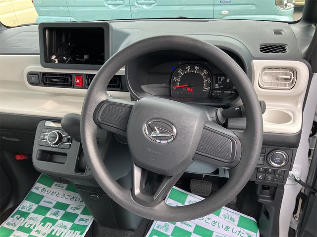 ムーヴキャンバス ストライプスＸ　届け出済み未使用車　両側電動スライドドア　クリアランスソナー　衝突被害軽減システム　オートライト　スマートキー　アイドリングストップ　電動格納ミラー　ベンチシート　ＣＶＴ　盗難防止システム　ＡＢＳ（3枚目）