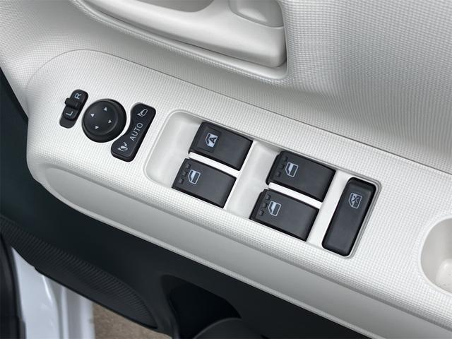 ムーヴキャンバス ストライプスＸ　届け出済み未使用車　両側電動スライドドア　クリアランスソナー　衝突被害軽減システム　オートライト　スマートキー　アイドリングストップ　電動格納ミラー　ベンチシート　ＣＶＴ　盗難防止システム　ＡＢＳ（12枚目）