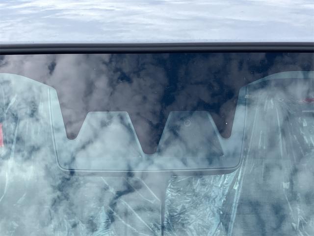 ムーヴキャンバス ストライプスＸ　届け出済み未使用車　両側電動スライドドア　クリアランスソナー　衝突被害軽減システム　オートライト　スマートキー　アイドリングストップ　電動格納ミラー　ベンチシート　ＣＶＴ　盗難防止システム　ＡＢＳ（21枚目）