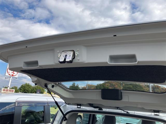 ムーヴキャンバス ストライプスＸ　届け出済み未使用車　両側電動スライドドア　クリアランスソナー　衝突被害軽減システム　オートライト　スマートキー　アイドリングストップ　電動格納ミラー　ベンチシート　ＣＶＴ　盗難防止システム　ＡＢＳ（40枚目）