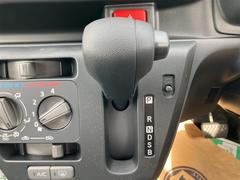 シフトレバー。ぜひ一度お客様の目で確認してください。 6