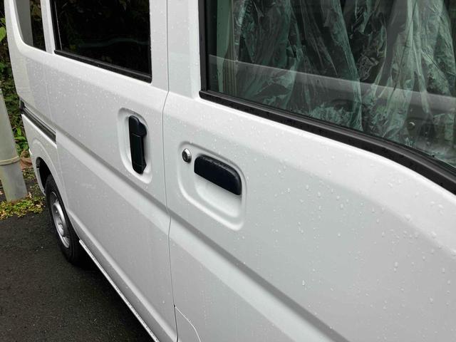 ミニキャブバン Ｍ　４ＷＤ　届け出済み未使用車　ＣＶＴ　衝突被害軽減システム　クリアランスソナー　レーンアシスト　両側スライドドア　アイドリングストップ　オートライト　ＡＢＳ　ＥＳＣ　エアコン　パワーウィンドウ（12枚目）