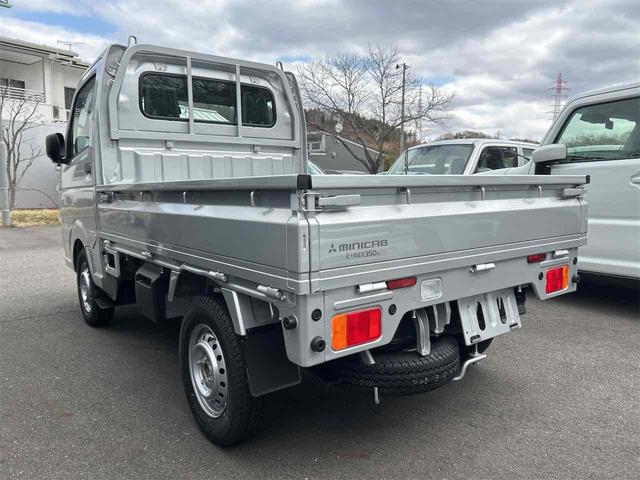 ミニキャブトラック Ｍ　４ＷＤ　届け出済み未使用車　ＭＴ　クリアランスソナー　アイドリングストップ　オートライト　ＡＢＳ　ＥＳＣ　エアコン　パワーステアリング　パワーウィンドウ　運転席エアバッグ　助手席エアバッグ（22枚目）