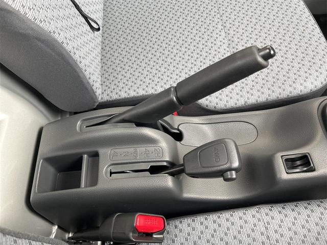ミニキャブトラック みのり　４ＷＤ　ＭＴ　衝突被害軽減システム　クリアランスソナー　レーンアシスト　アイドリングストップ　オートライト　ＡＢＳ　ＥＳＣ　エアコン　パワーステアリング　パワーウィンドウ　運転席エアバッグ（32枚目）